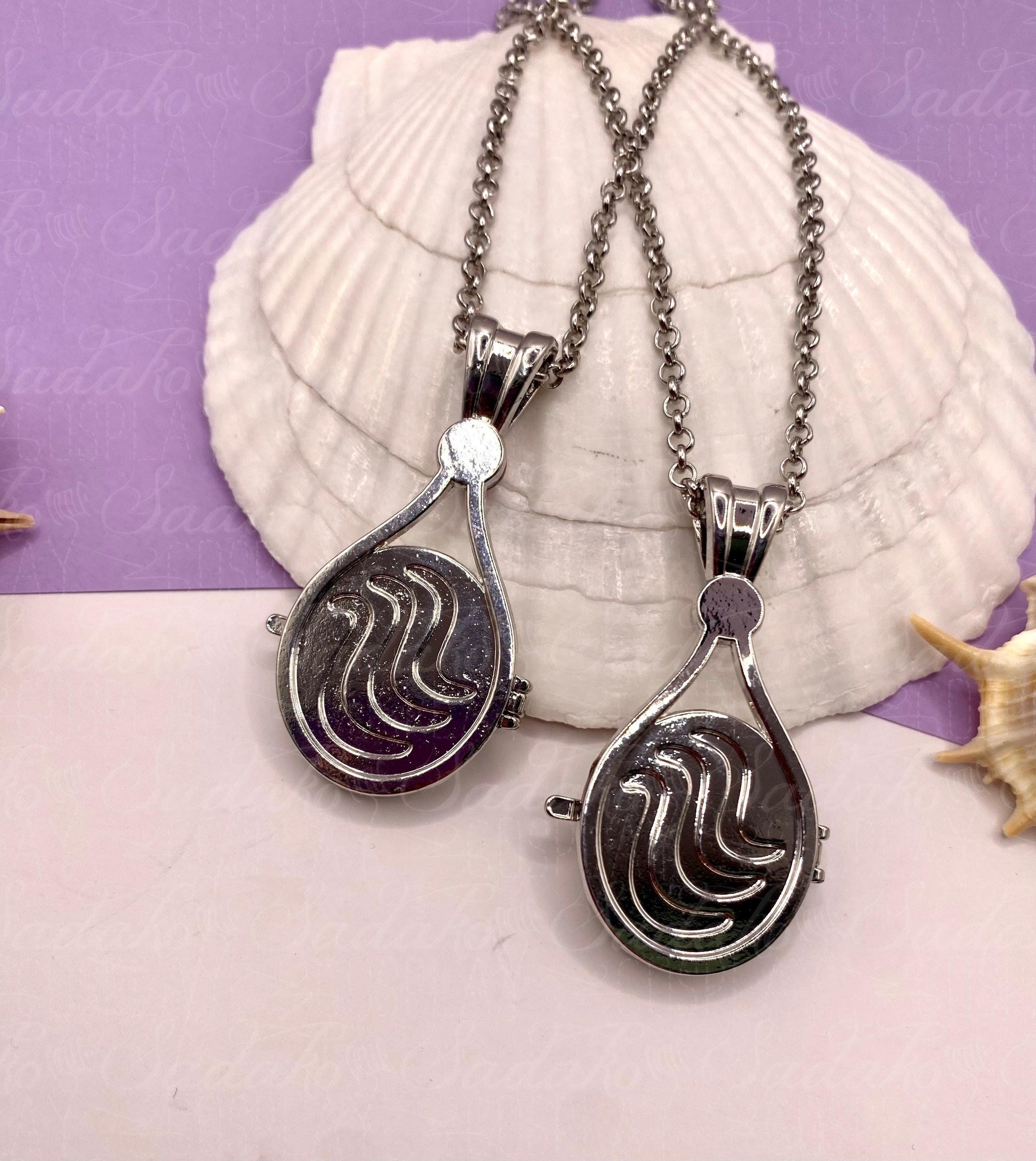 Meerjungfrau Schmuck Amulett silbern mit farbigem Stein, H2O just add water