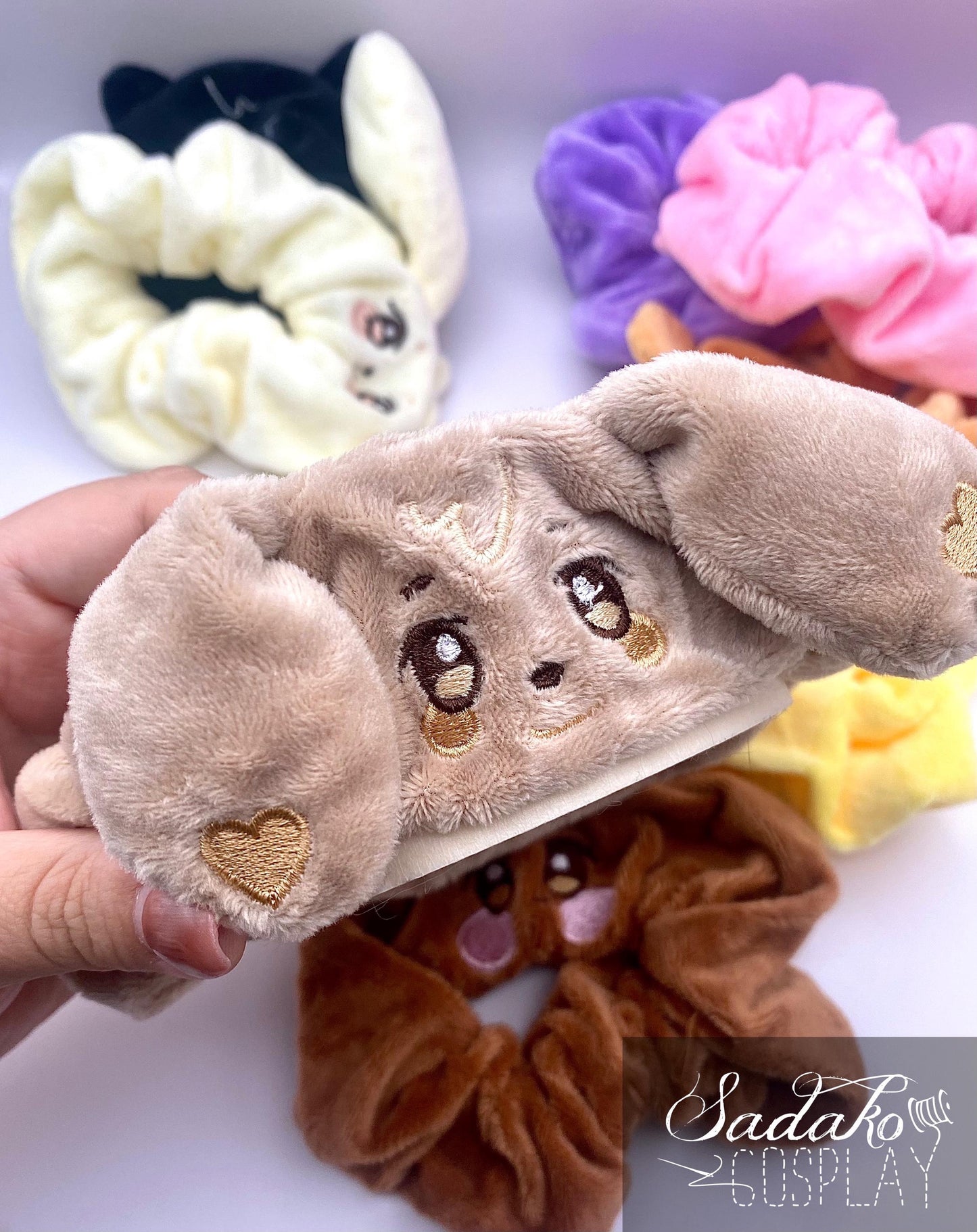 Aniteez Scrunchie – ATEEZ inspiriertes Haargummi K-Pop Fan Accessoire