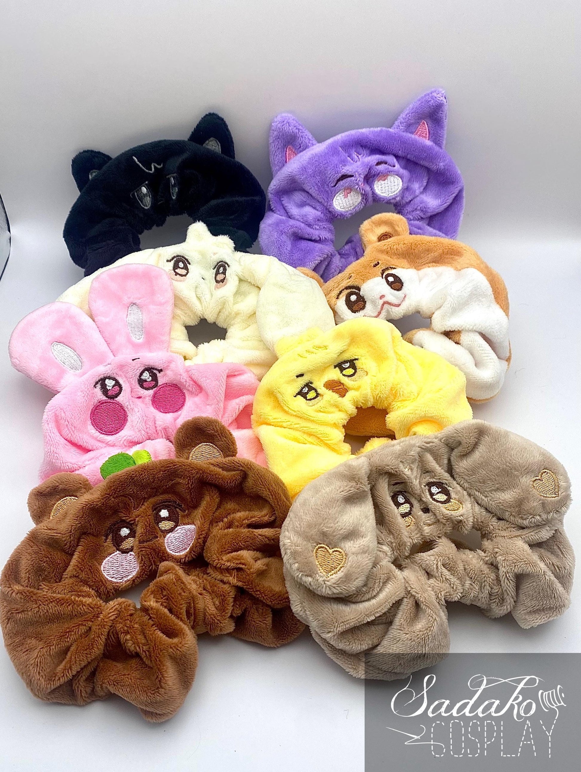 Aniteez Scrunchie – ATEEZ inspiriertes Haargummi K-Pop Fan Accessoire