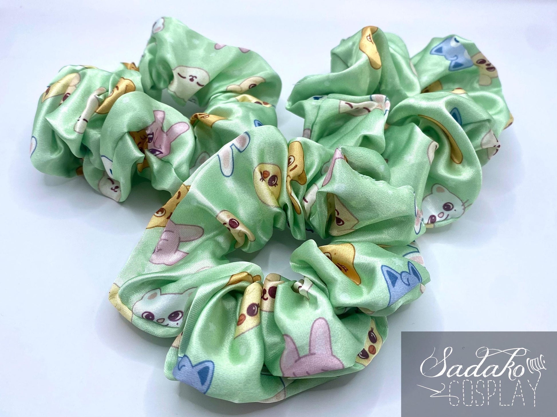 Skzoo Satin Scrunchie – Stray Kids inspiriertes Haargummi K-Pop Fan Accessoire