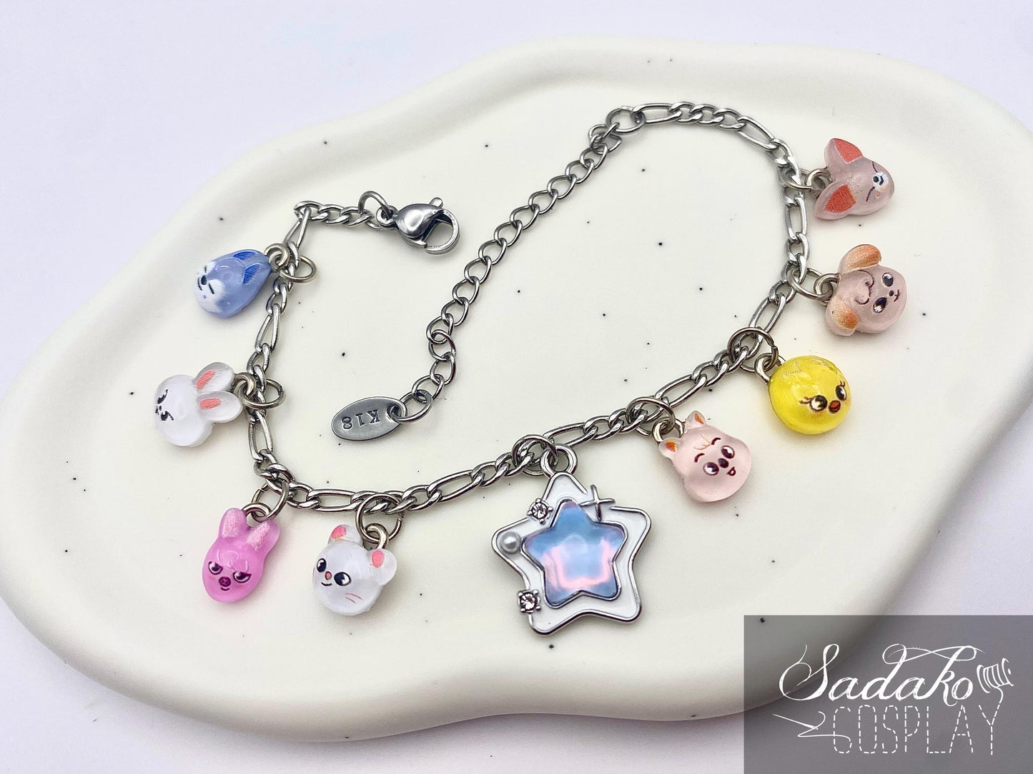 Stray Kids inspiriertes Bettelarmband mit Skzoo charms für stay, silbern