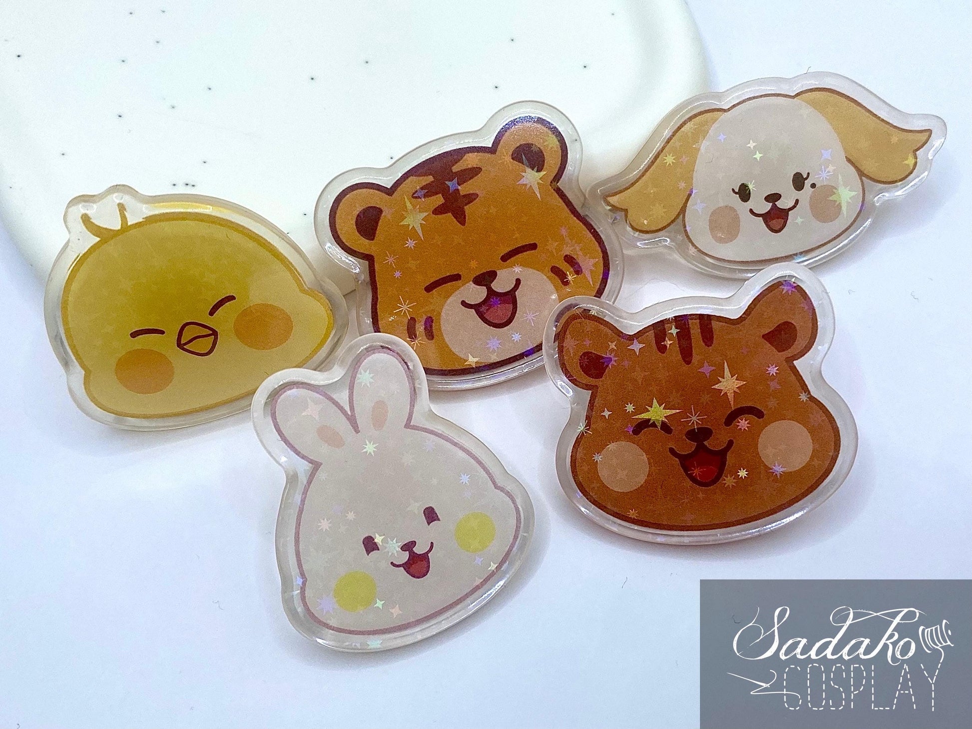 ONEUS Acrylic Pin, glitzernder Anstecker für TOMOON und K-Pop Fans