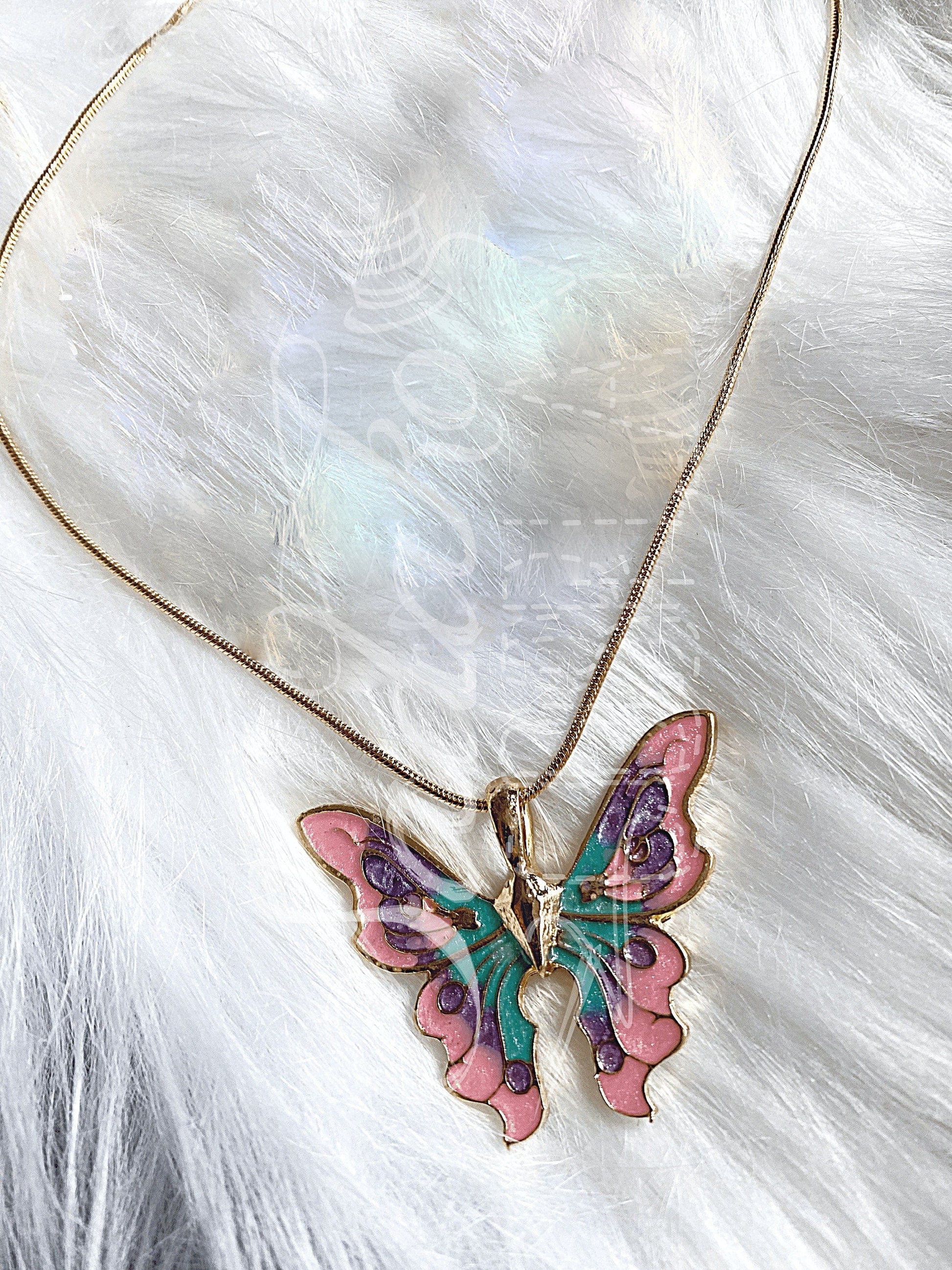 Elina Schmetterling Halskette mit künstlichen Perlen