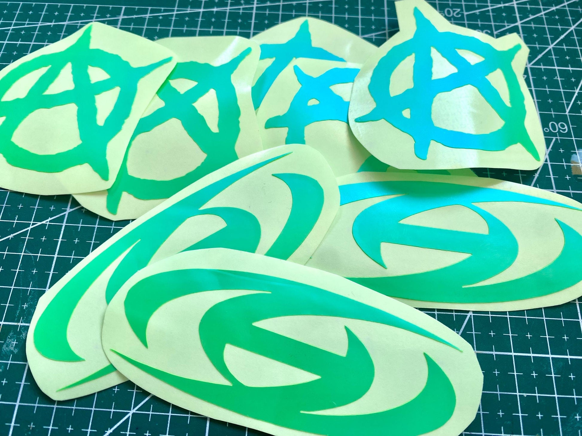 ATEEZ Decal sticker, grün Pastell matt