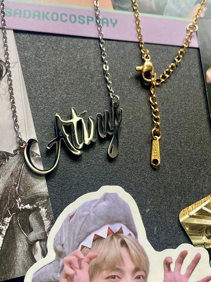 ATEEZ Atiny Halskette, silbern oder golden