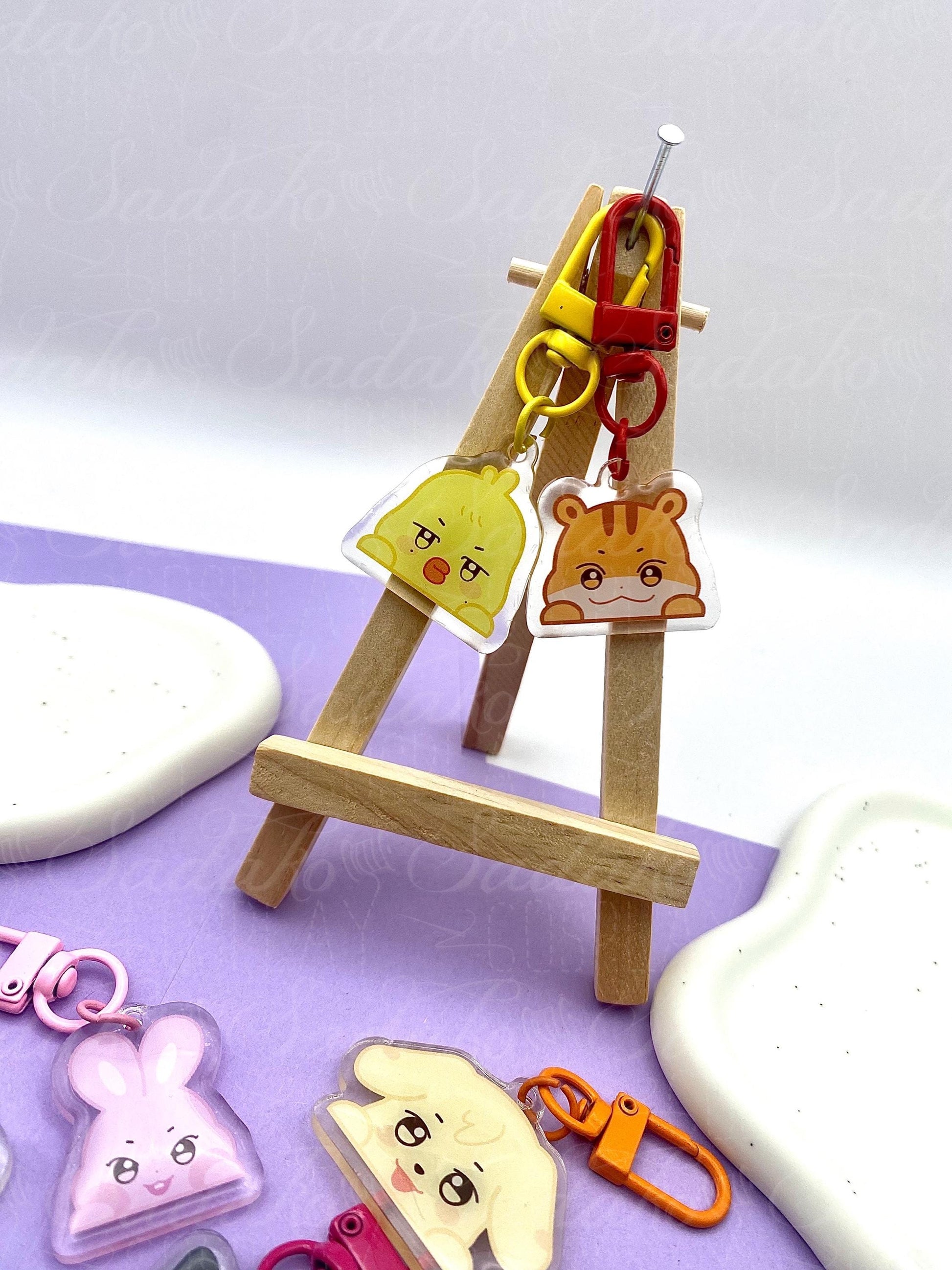 Aniteez Peeker Mini Keychain