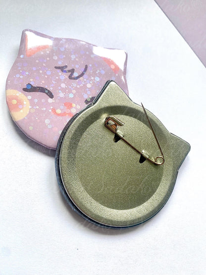 ATEEZ Wooyoung & San Button, glitzernd in Katzen-Form