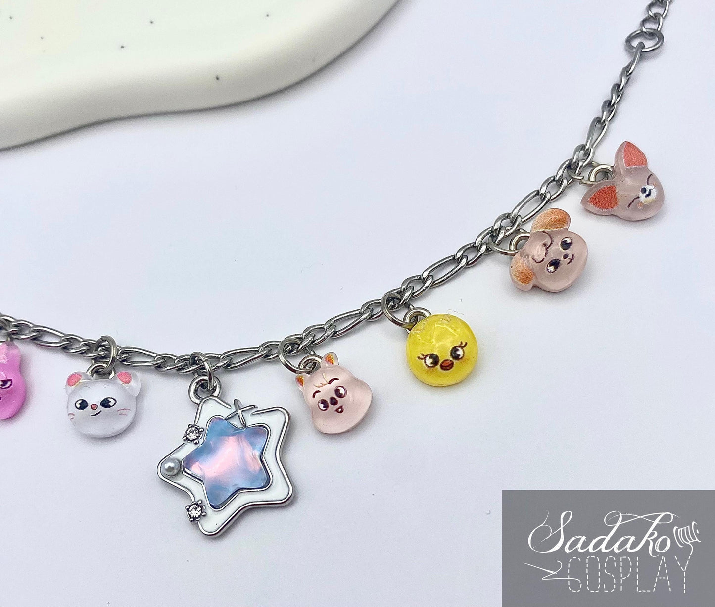 Stray Kids inspiriertes Bettelarmband mit Skzoo charms für stay, silbern