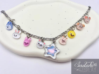 Stray Kids inspiriertes Bettelarmband mit Skzoo charms für stay, silbern