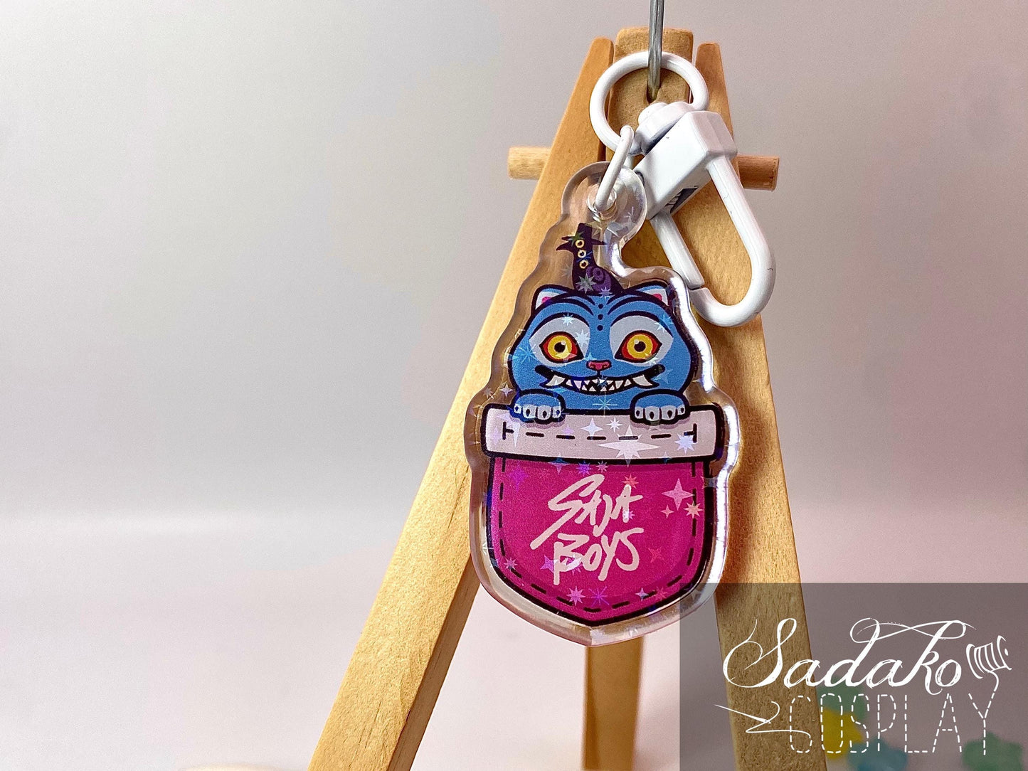 Derpy Tiger & Sussie in a Pocket Acryl Keychain mit holographischen Glitzer Sternen, K-Pop Demon Hunters acrylic Anhänger