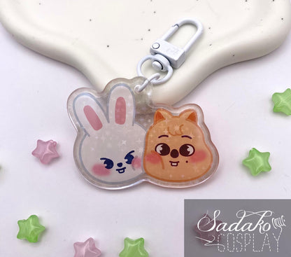 Minsung Acryl Keychain mit holographischen Glitzer Sternen, Stray Kids SKZOO acrylic Anhänger, Lee Know & Han