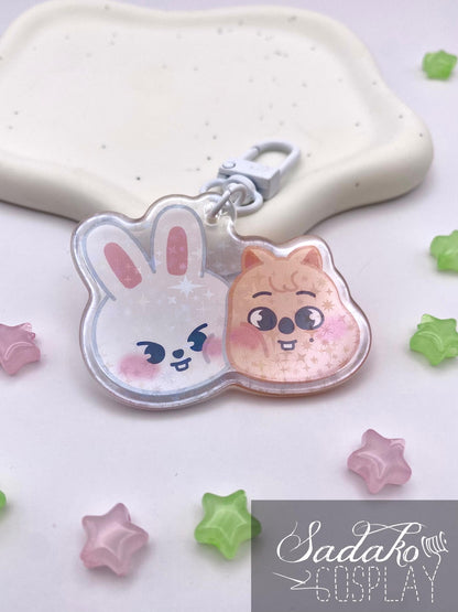 Minsung Acryl Keychain mit holographischen Glitzer Sternen, Stray Kids SKZOO acrylic Anhänger, Lee Know & Han