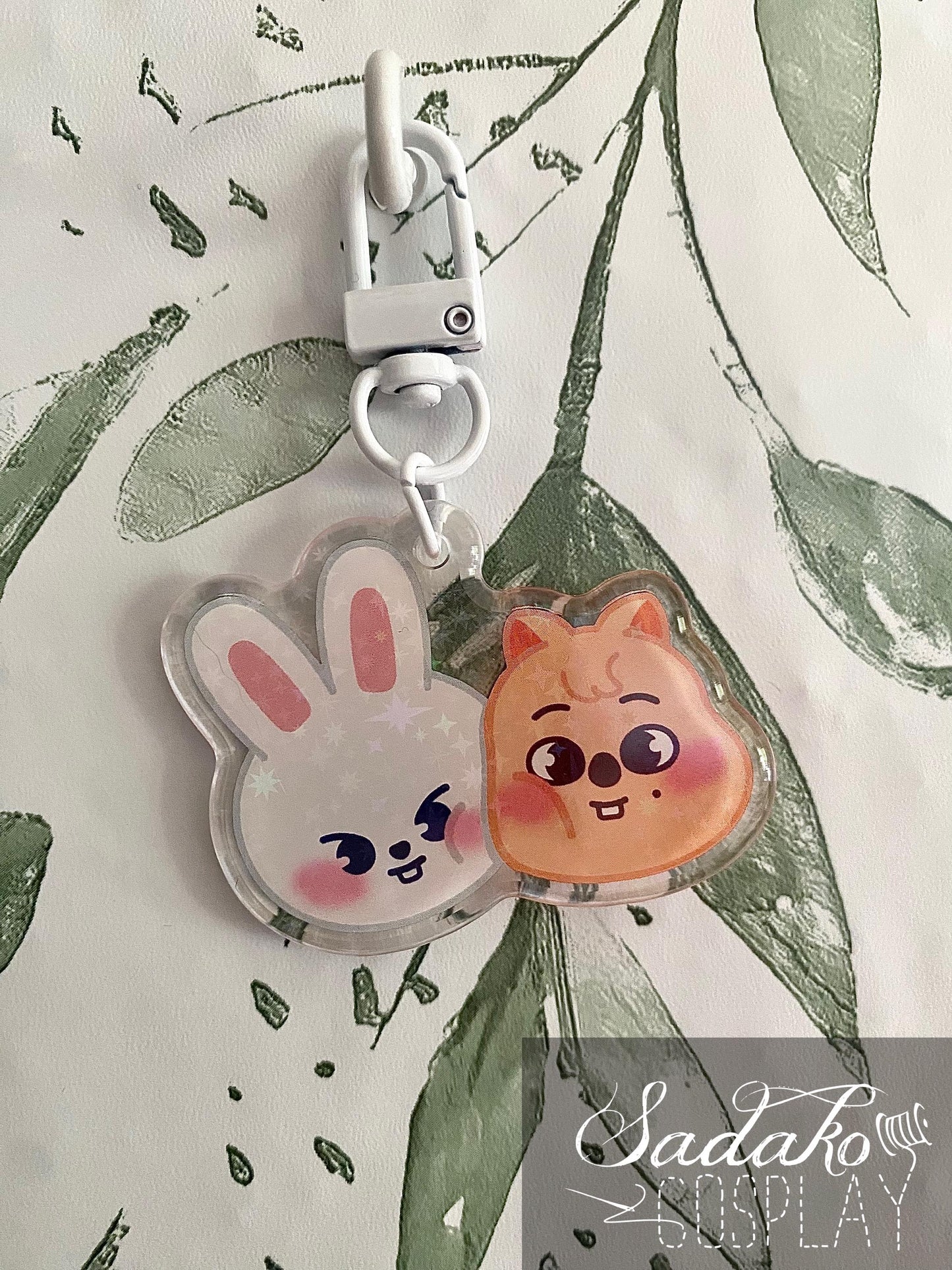 Minsung Acryl Keychain mit holographischen Glitzer Sternen, Stray Kids SKZOO acrylic Anhänger, Lee Know & Han