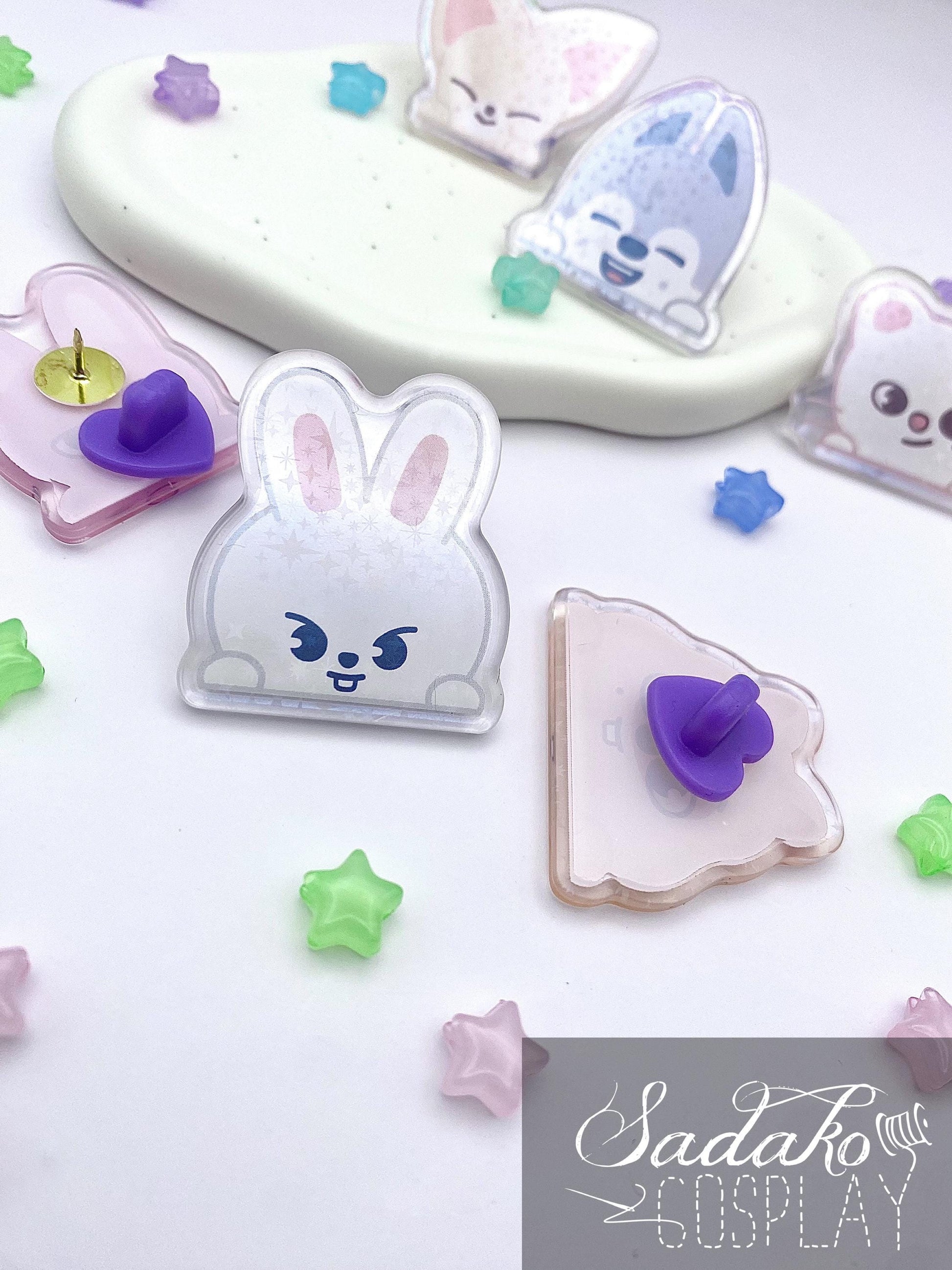 Stray Kids Peeking Acryl Pin mit holographischen Glitzer Sternen, SKZOO acrylic Button Anstecker für Stay