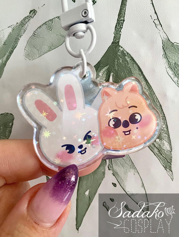 Minsung Acryl Keychain mit holographischen Glitzer Sternen, Stray Kids SKZOO acrylic Anhänger, Lee Know & Han