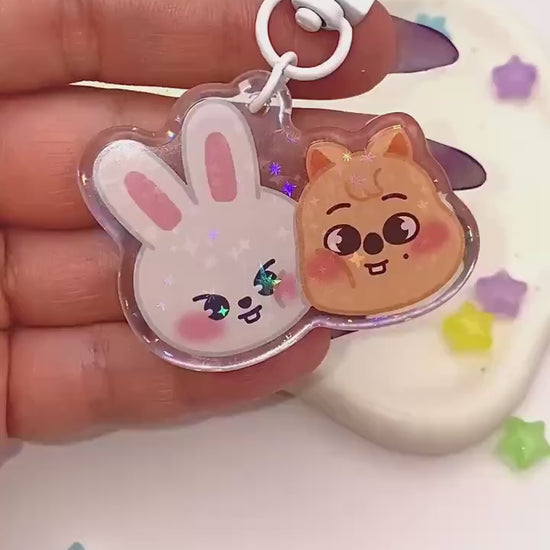 Minsung Acryl Keychain mit holographischen Glitzer Sternen, Stray Kids SKZOO acrylic Anhänger, Lee Know & Han