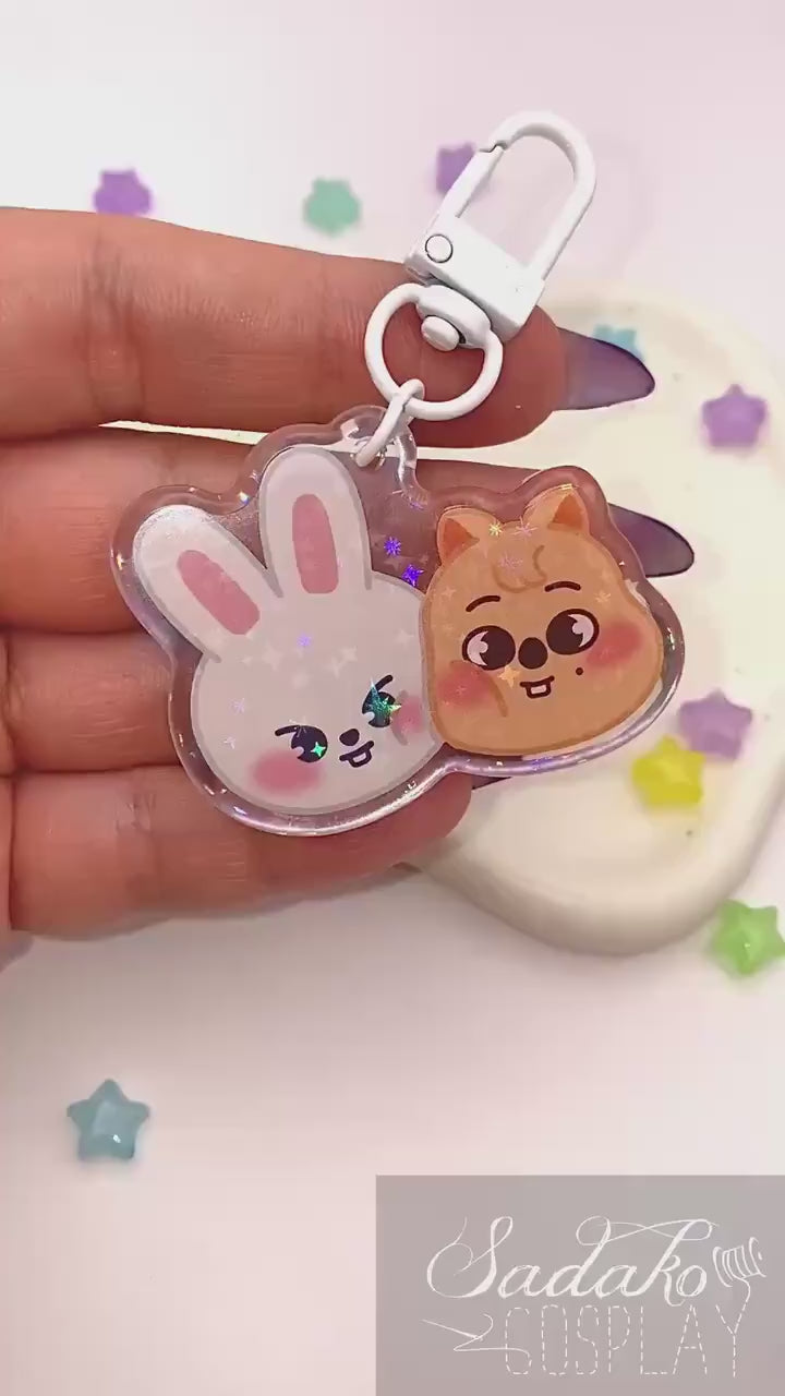 Minsung Acryl Keychain mit holographischen Glitzer Sternen, Stray Kids SKZOO acrylic Anhänger, Lee Know & Han