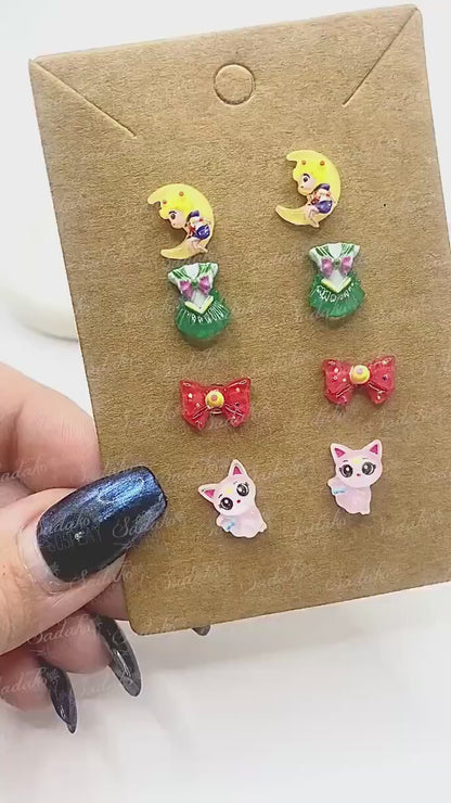 Mix & Match Sailor Moon Mini Ohrstecker - Resin Acryl charms mit Kunststoff Stecker, Ohrringe Ear Studs